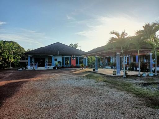 Angsana homestay with pool - Housity