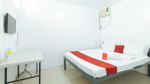 RedDoorz @ Shukran Rentals OPC Pampanga - Housity
