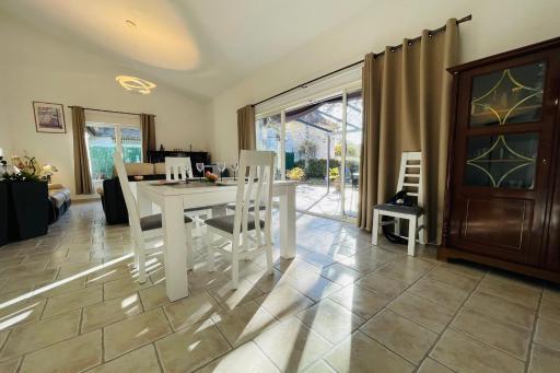 Beautiful house with large terrace in the heart of Touraine - Housity