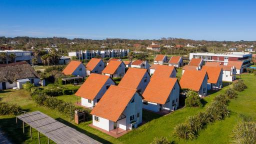 Bungalows Costa Esmeralda - Housity