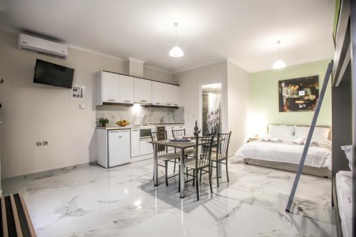 Del Sol #2 Meteora Luxurious Family Suites - Housity