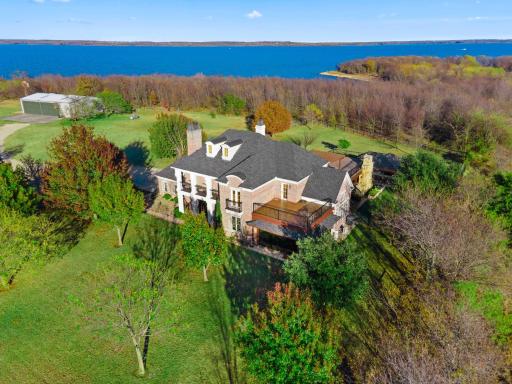 Luxury 5 Acre Private Estate on Lake Ray Roberts - Housity