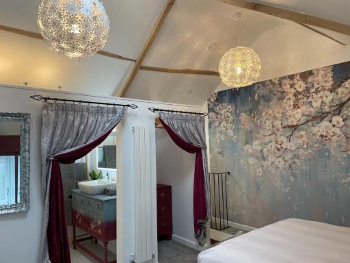 The Good Life Wales with Hot tubs - Housity