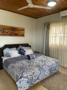 Ace Sunflower Staycation 5 bedroom House - Housity