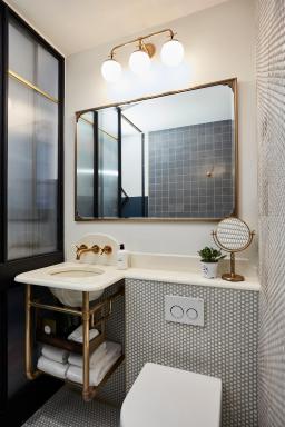 CIVILIAN Hotel - Housity