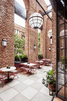 CIVILIAN Hotel - Housity