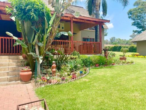 Bali in Sandton Villa with Beautiful Gardens - Housity