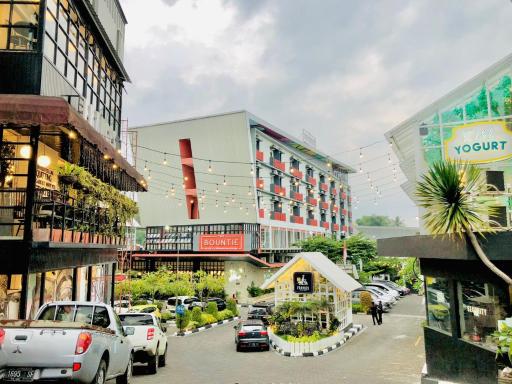 The Bountie Hotel and Convention Centre Sukabumi - Hizvo