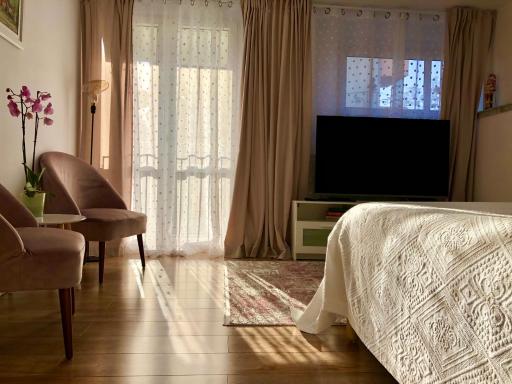 Old Town Romantic Apartment. Breslau-Wroclaw. - Housity