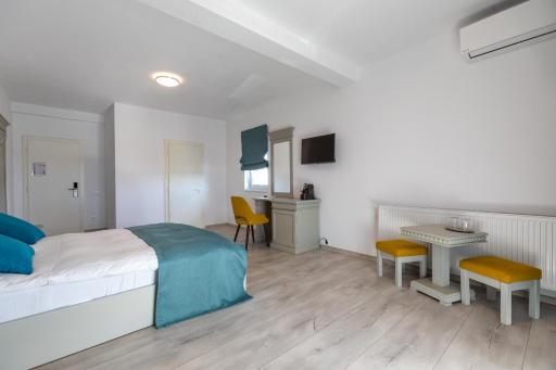 Volo Guest House - Housity