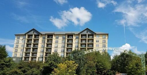 Mountain View Plaza - Housity