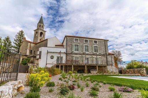 Vila Brinovka - Housity