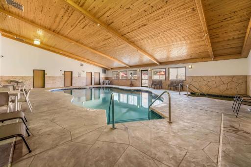 Econo Lodge - Housity