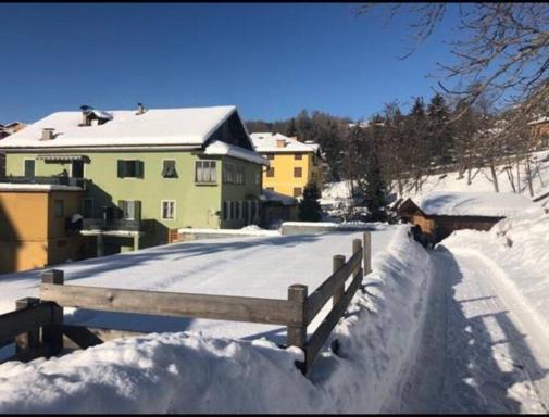 ROMANTIC HOLIDAY HOUSE - DOLOMITI CAVALESE CENTRO - Housity