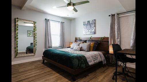 Snug King Bed Apt Near Everything Dwntwn Dallas - Housity