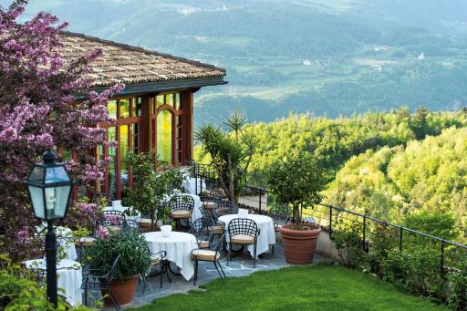 Romantik Hotel Turm - Housity