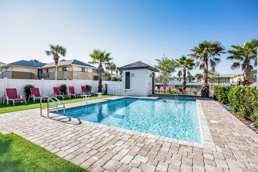 Hidden Palms Escape - Housity