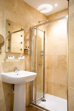The Bear & Swan - Housity