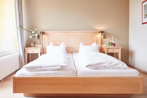 Hotel Restaurant zur Sonne St. Peter - Housity