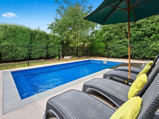 FAMILY ENTERTAINER Mormington - Housity