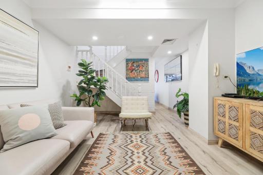 KOZYGURU AUBURN DESIGNED HOME 2 BED WITH FREE PARKING NAU017 - Housity