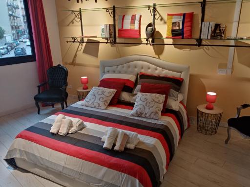 Einaudi 56 Guest House - Housity
