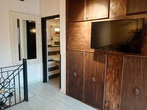Einaudi 56 Guest House - Housity