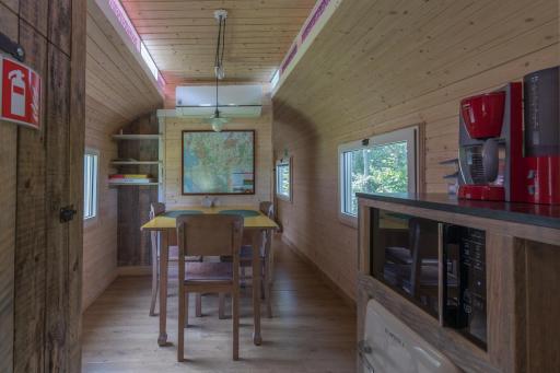 Bij grenspaal 243 - Housity