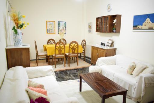 Antonia's 2bedroom with garden and private parking by MK - Housity