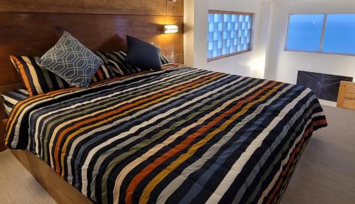 Beachfront Bed & Breakfast - Housity