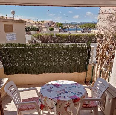 La brise marine entre mer et lac marin, terrasse, 5mn de la plage wifi - Housity
