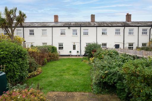 Finest Retreats - Poppy Cottage - Housity