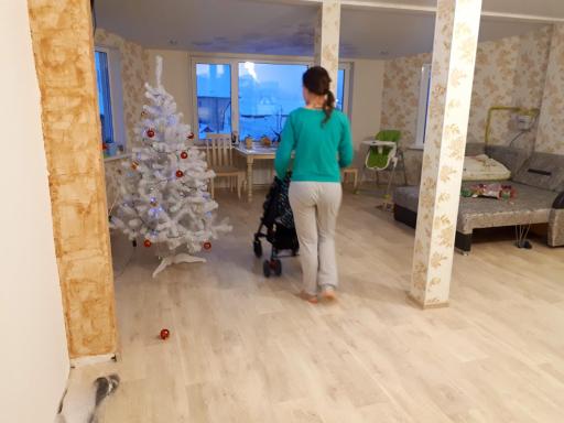 2 x komnatnaia kvartira tarko sale - Housity