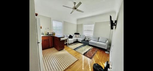 Newly Furnished & Remodeled Victorian apartment - Housity