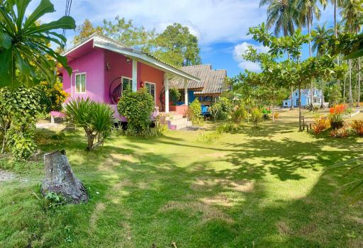 Lee Red House - Housity
