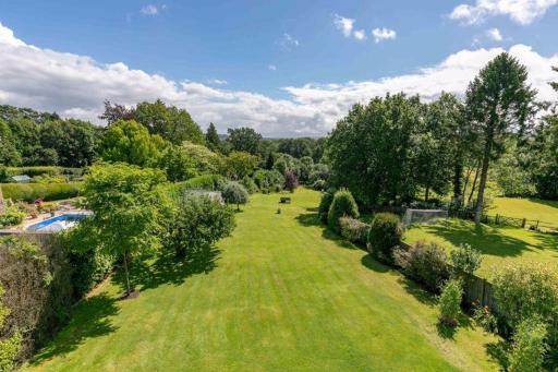 Rozel, Ashdown Forest views, huge garden, family friendly - Housity
