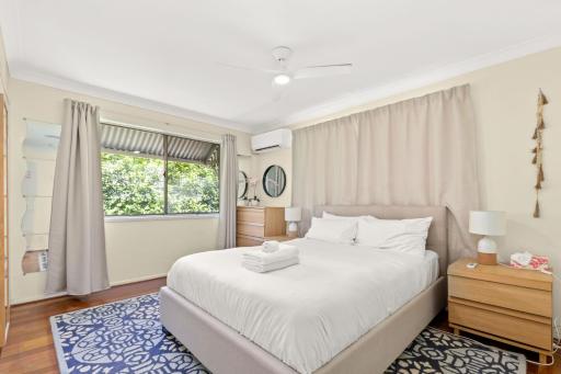 KOZYGURU ALBION CHARMING HOUSE WITH 3 BEDROOM PARKING -QAL035 - Housity