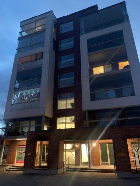 Modern Apartment nearby Airport - Housity