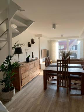 Ozzy ‘s Place - Housity