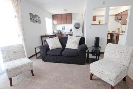Top Level - 1 Minute to Aggieville & KSU- Pet Friendly - Housity