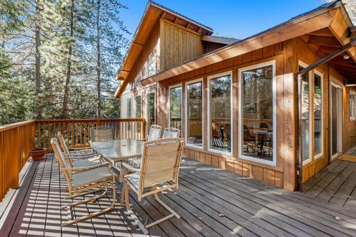 Crestline Lodge - Housity