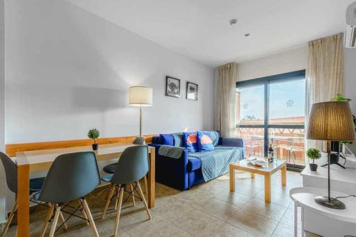 Apartamento junto a la playa 4p piscina y parking - Housity