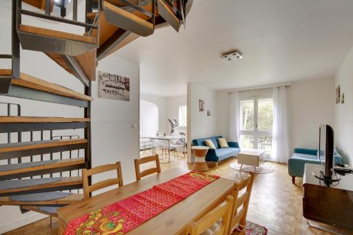 Chic house with babyfoot and gym - Housity
