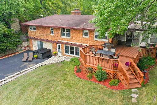 Riverside Retreat - Housity