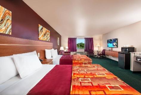Grand Marquis Waterpark Hotel & Suites - Housity