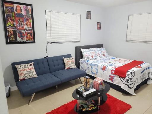 Homestead 2 Bdrm 1 Bath Duplex with Free Parking - Housity