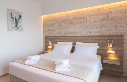 Beachfront Travel Proud Orpheus Studios - Housity