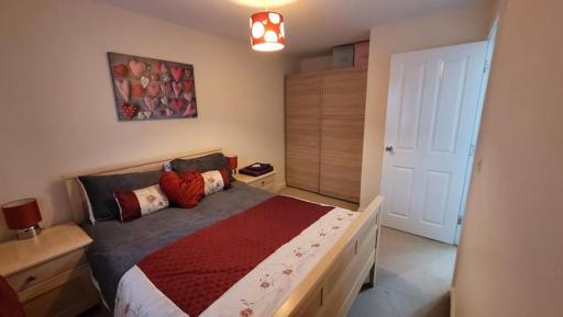 Joannas Happy Place - Housity