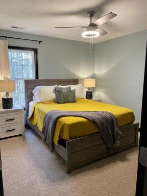 Beautiful Modern Mountain Home! Great location! Sleeps 10 - Housity