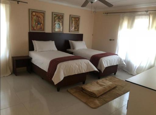 Hall's Home - Housity